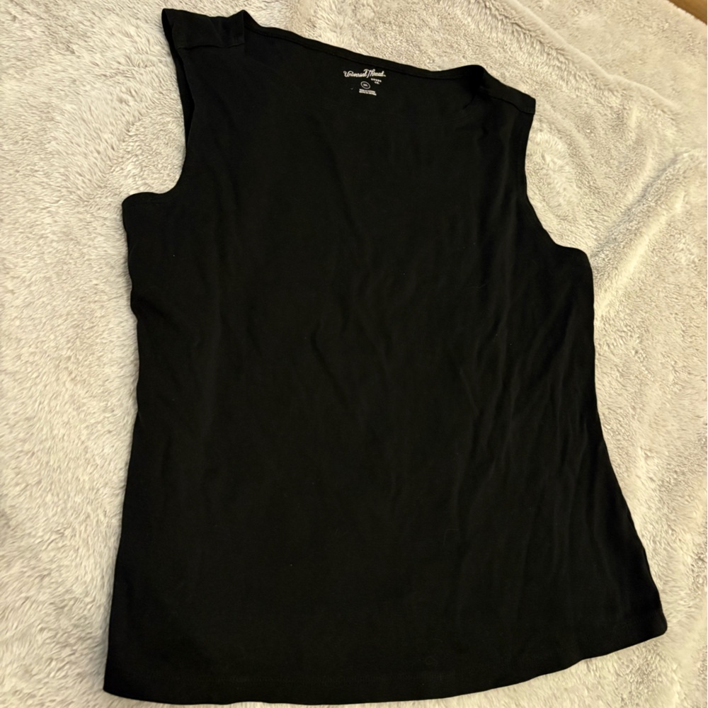 Black Universal Thread Tank Top